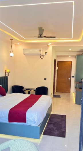 My Guest Stay at Omaxe Hazratganj